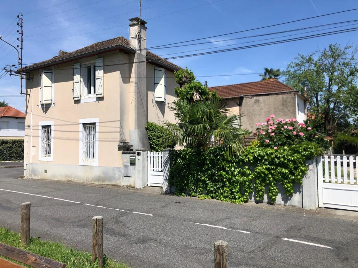 Petite Maison Avec Terrasse Jurançon 外观 照片